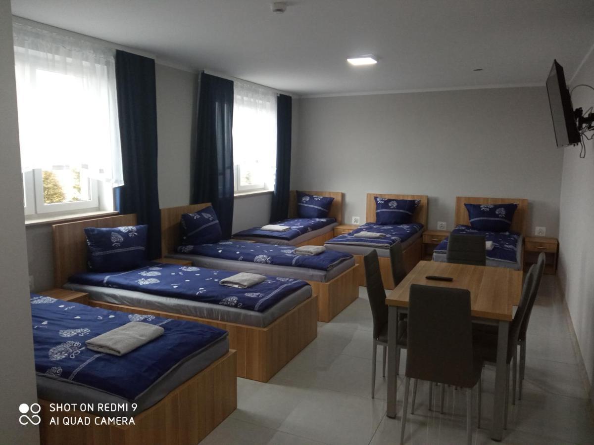 Хостел Czerwony Szafir Grodzisk Гродзиск-Мазовецкий Экстерьер фото