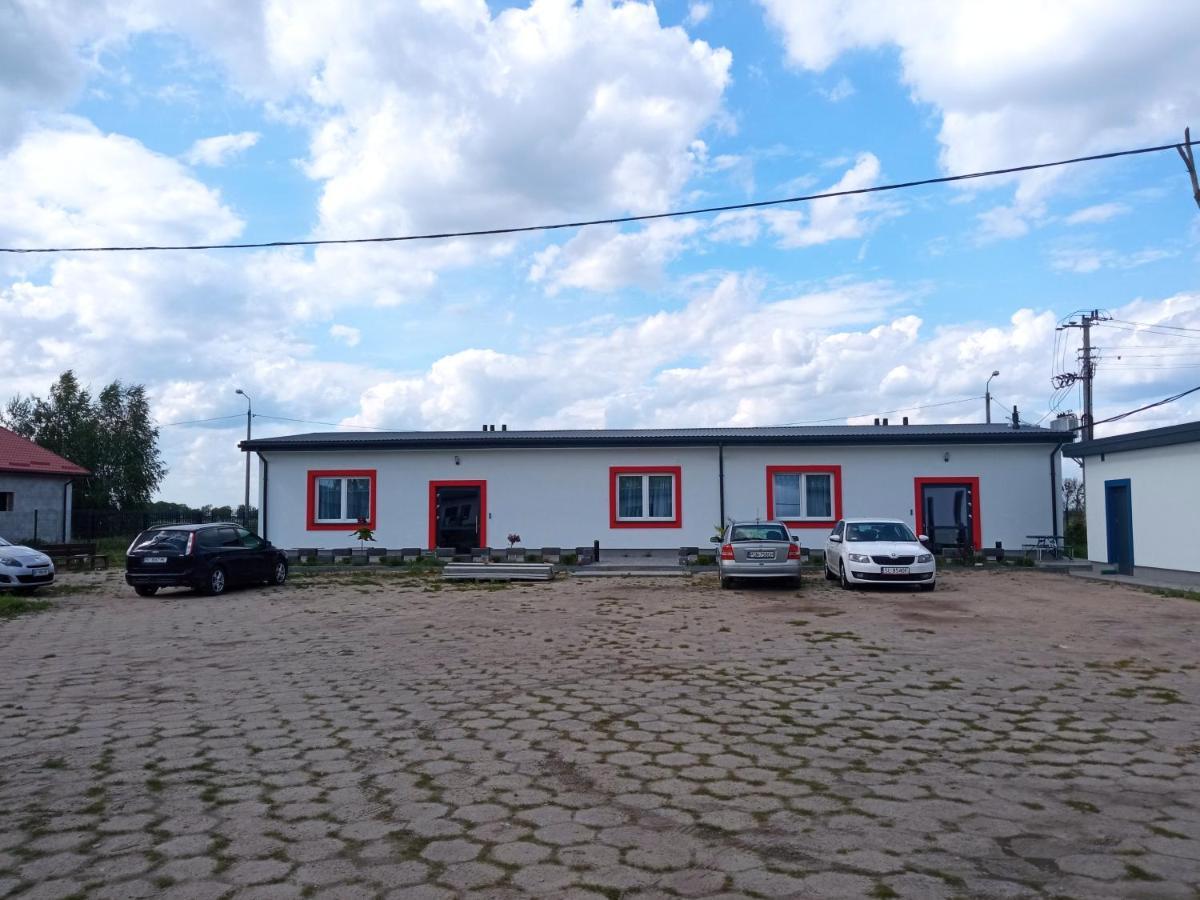 Хостел Czerwony Szafir Grodzisk Гродзиск-Мазовецкий Экстерьер фото