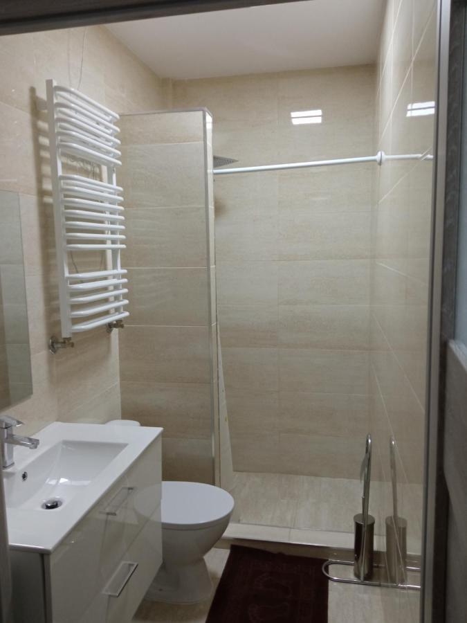 Хостел Czerwony Szafir Grodzisk Гродзиск-Мазовецкий Экстерьер фото