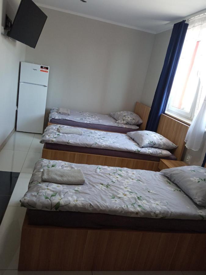 Хостел Czerwony Szafir Grodzisk Гродзиск-Мазовецкий Экстерьер фото