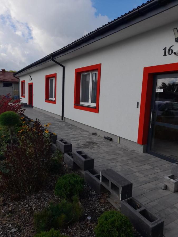 Хостел Czerwony Szafir Grodzisk Гродзиск-Мазовецкий Экстерьер фото