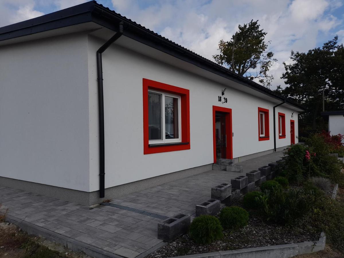 Хостел Czerwony Szafir Grodzisk Гродзиск-Мазовецкий Экстерьер фото